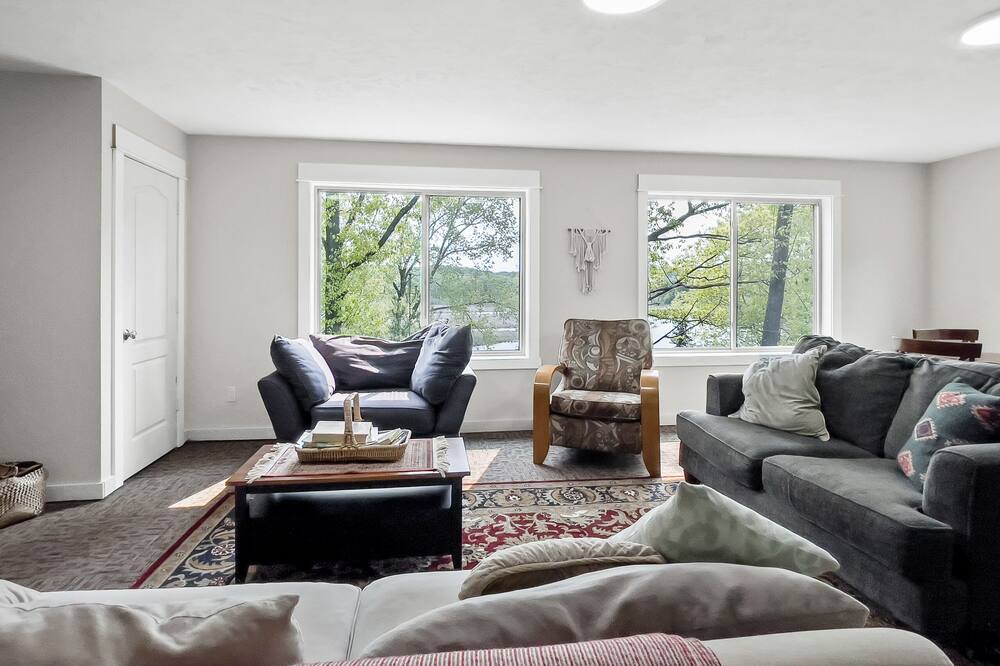 Photo of Livingroom in Shelby