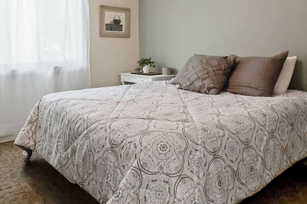 Photo of Bedroom in Shelby