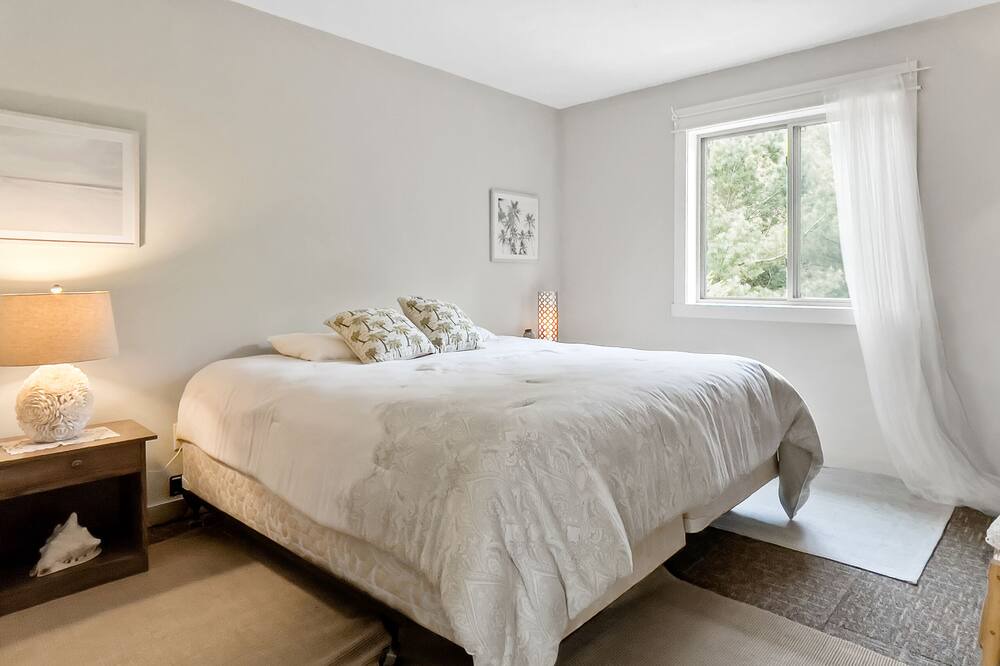 Photo of Bedroom in Shelby