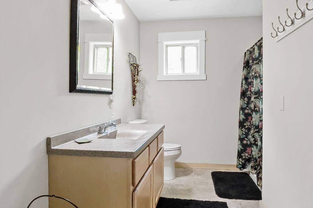 Photo of Bathroom in Shelby