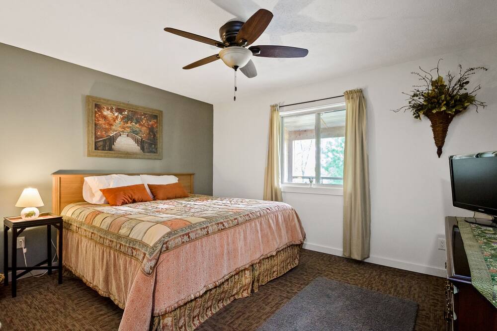 Photo of Bedroom in Shelby