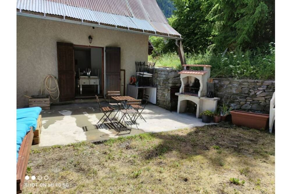 Photo of Patio Balcony in Meolans-Revel