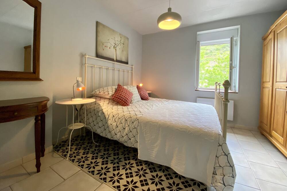 Photo of Bedroom in Lastours