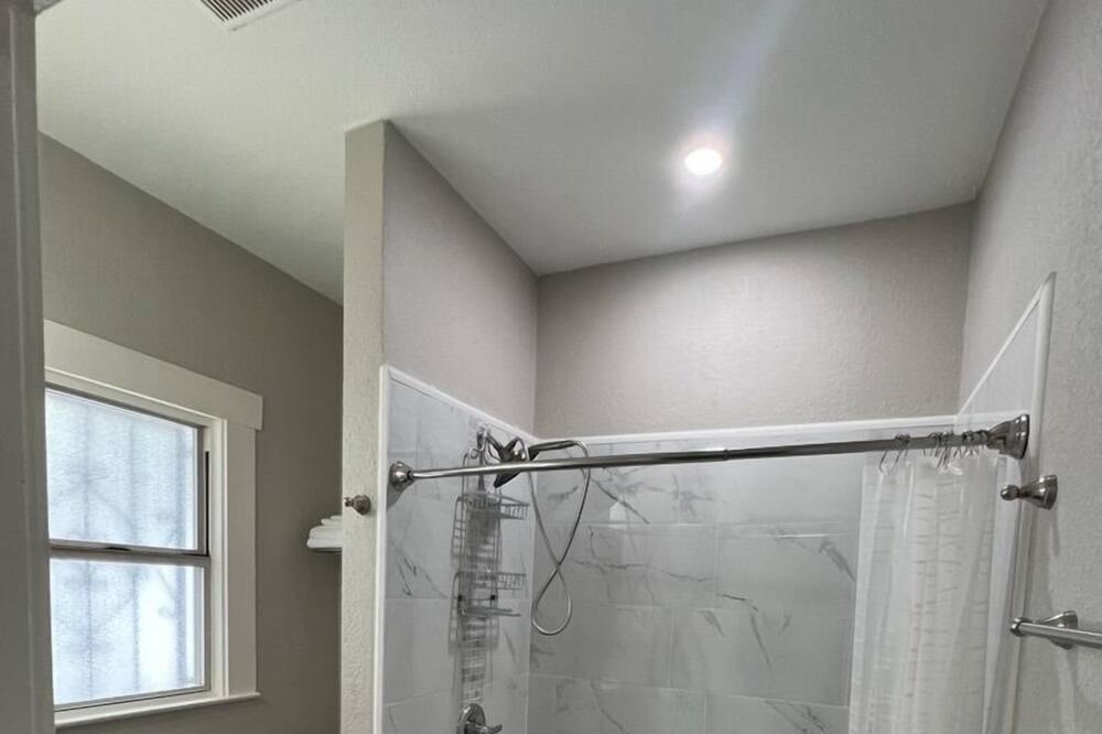 Photo of Bathroom in Highland Park