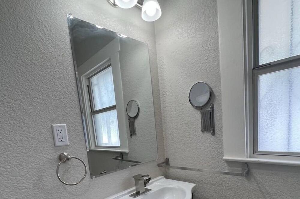 Photo of Bathroom in Highland Park