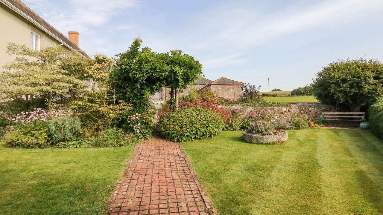 Photo of Others in Ebford