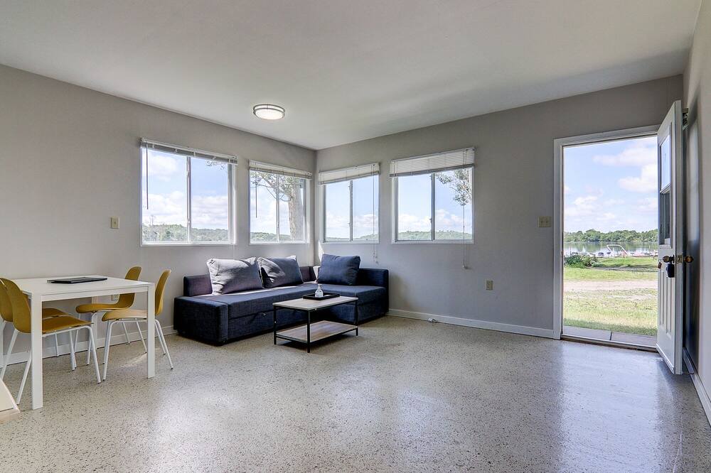 Photo of Livingroom in Roseneath