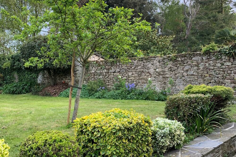 Photo of Outdoor in Esperance-Cottages