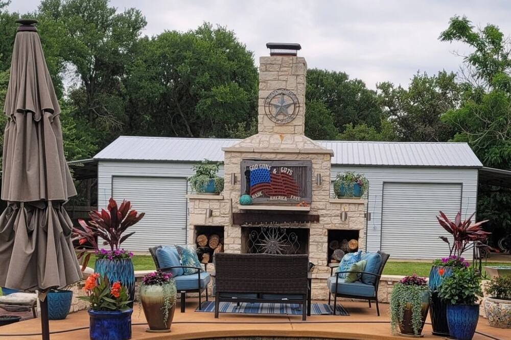 Photo of Outdoor in Southland Oaks