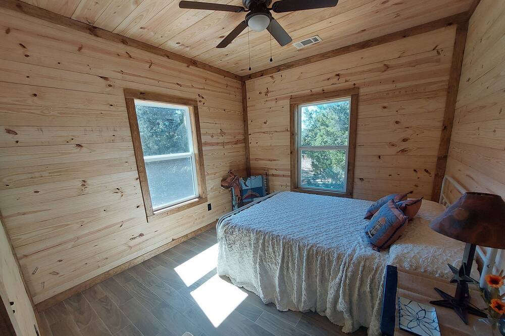 Photo of Bedroom in Gordonville