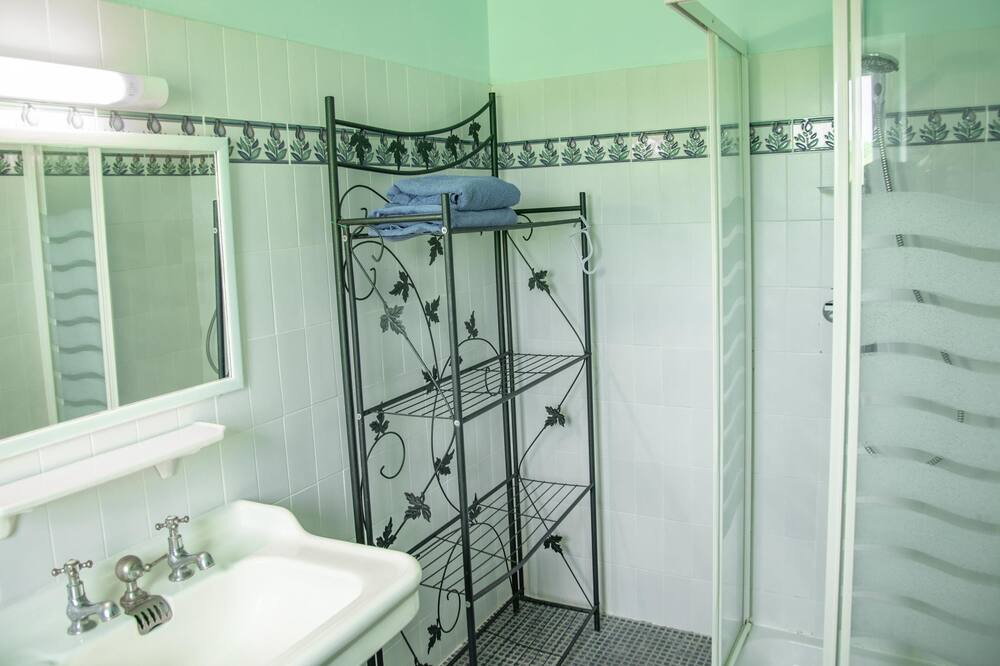 Photo of Bathroom in Loubejac