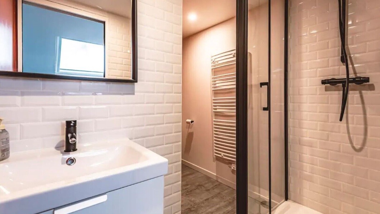 Photo of Others in Courlancy