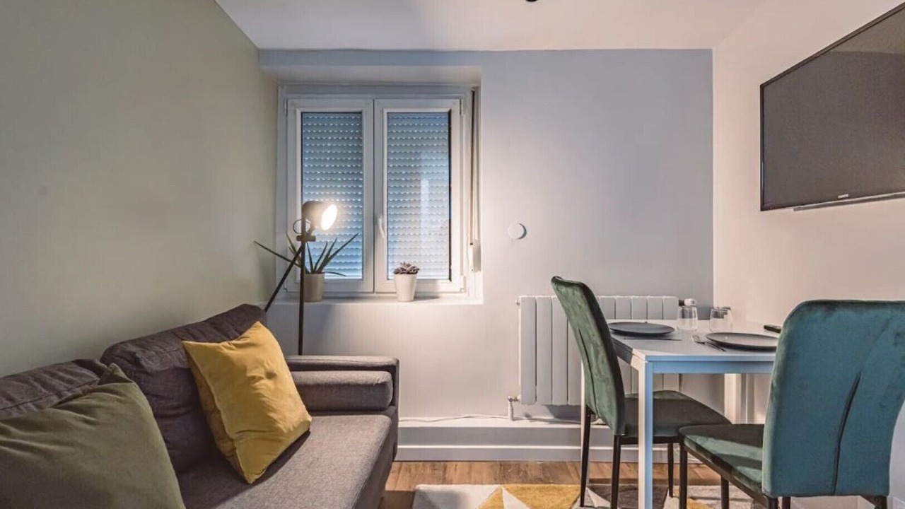 Photo of Livingroom in Courlancy