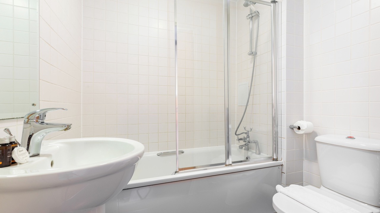 Photo of Bathroom in Homerton