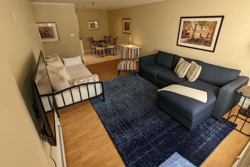 Photo of Livingroom in Bedford
