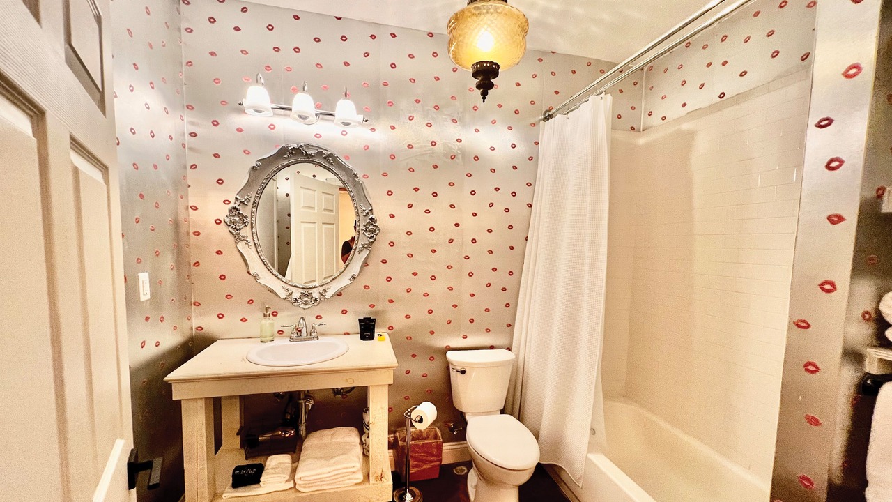 Photo of Bathroom in Tishomingo