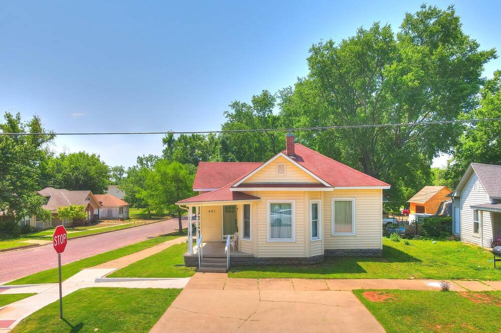Photo of Outdoor in Guthrie