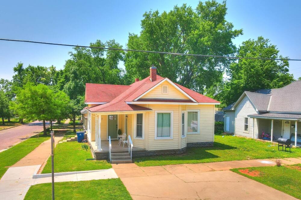 Photo of Others in Guthrie