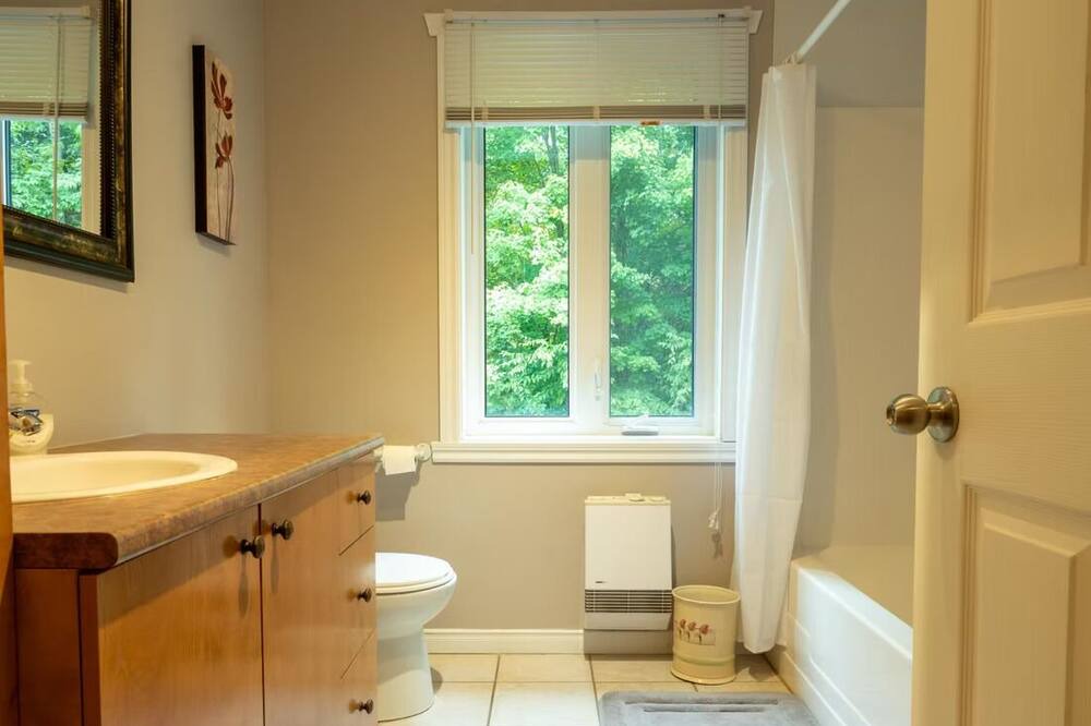 Photo of Bathroom in Magog