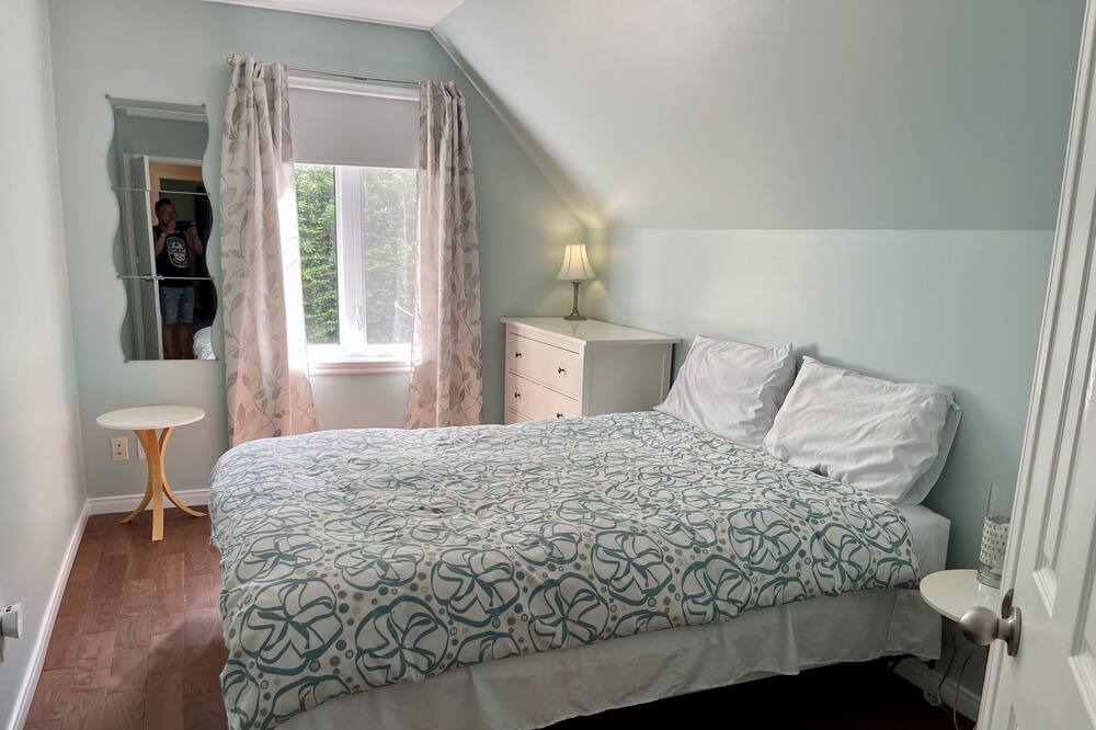 Photo of Bedroom in Magog