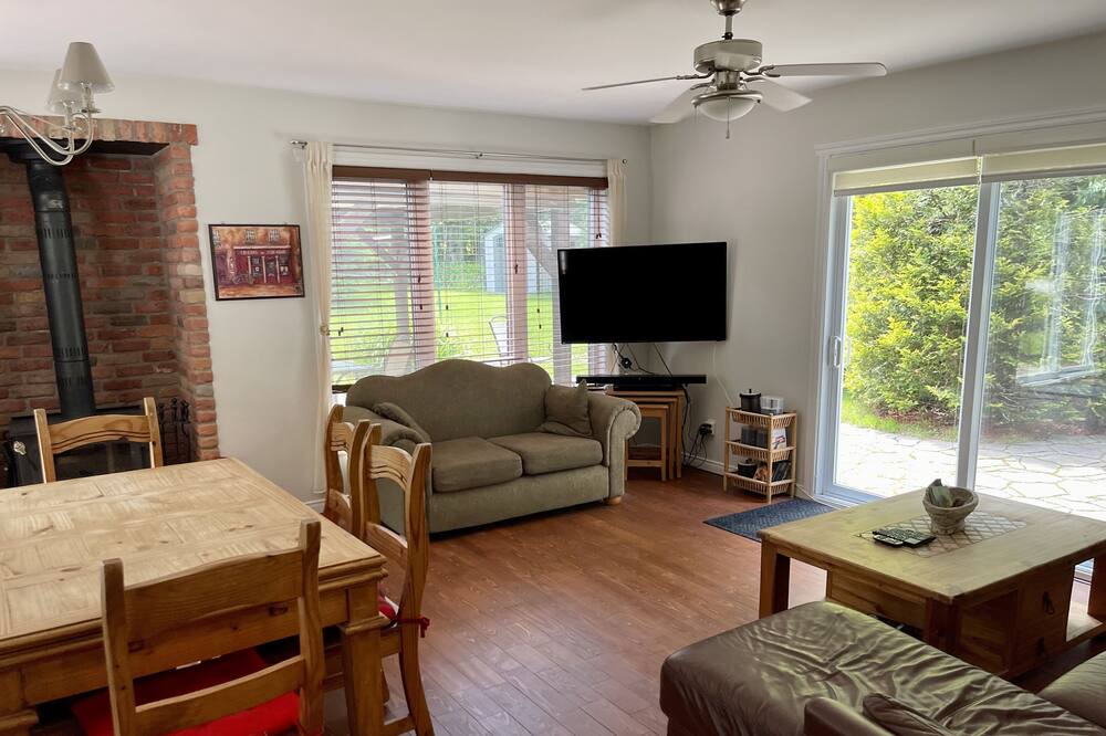 Photo of Livingroom in Magog