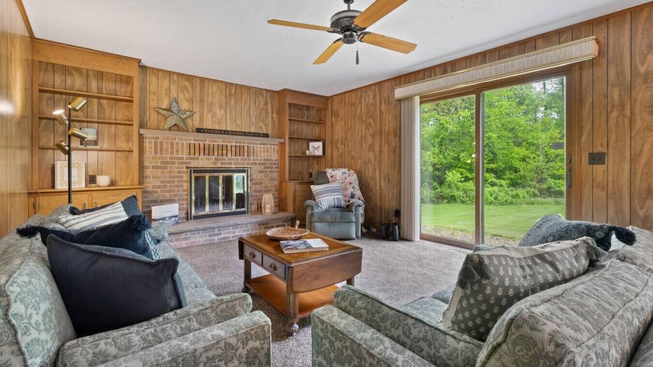 Photo of Livingroom in Penfield