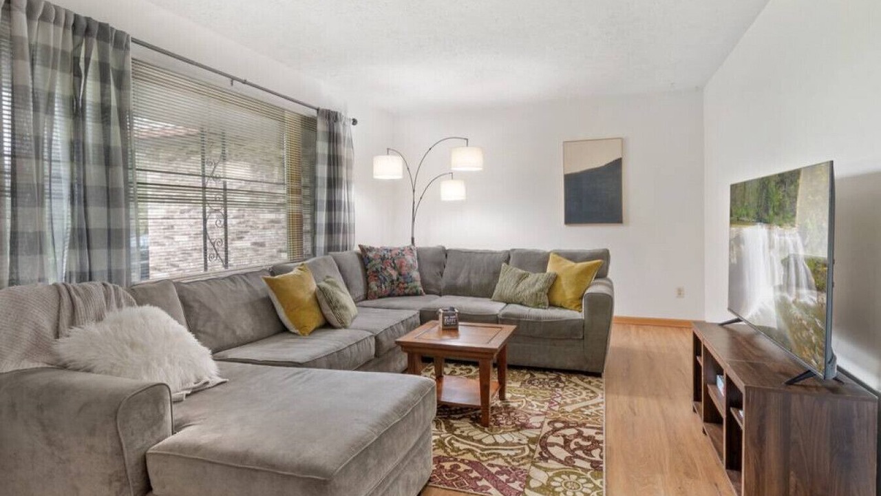 Photo of Livingroom in Penfield