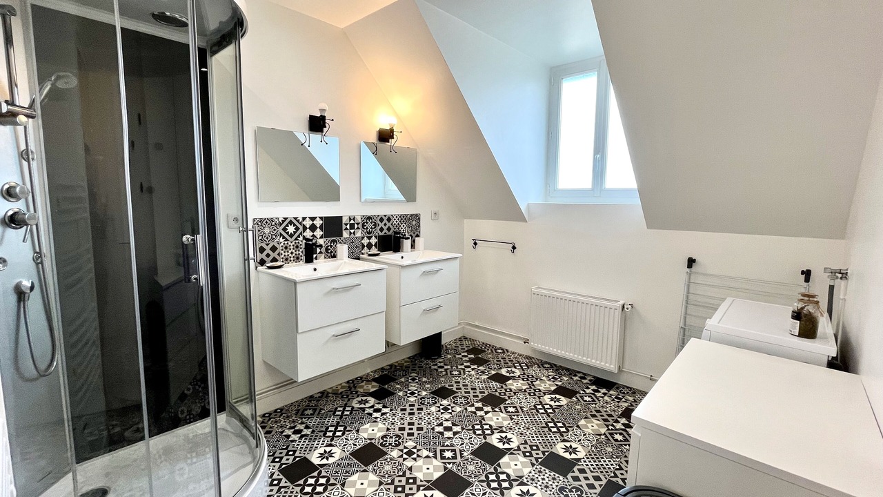 Photo of Others in Sannerville