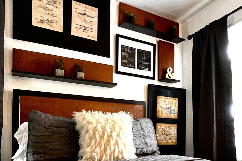 Photo of Bedroom in Knox - Henderson