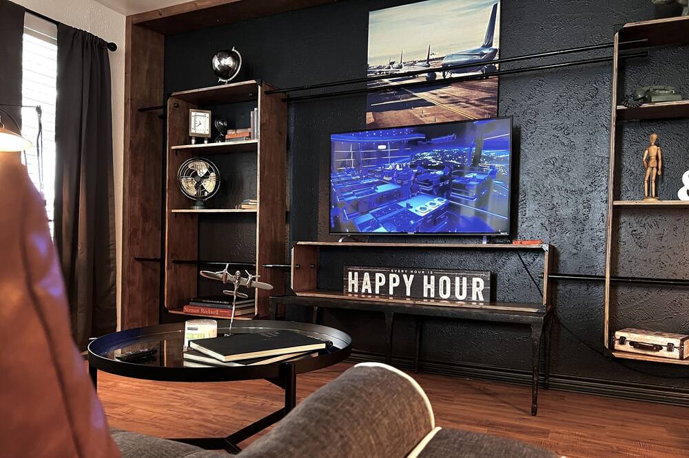 Photo of Livingroom in Knox - Henderson
