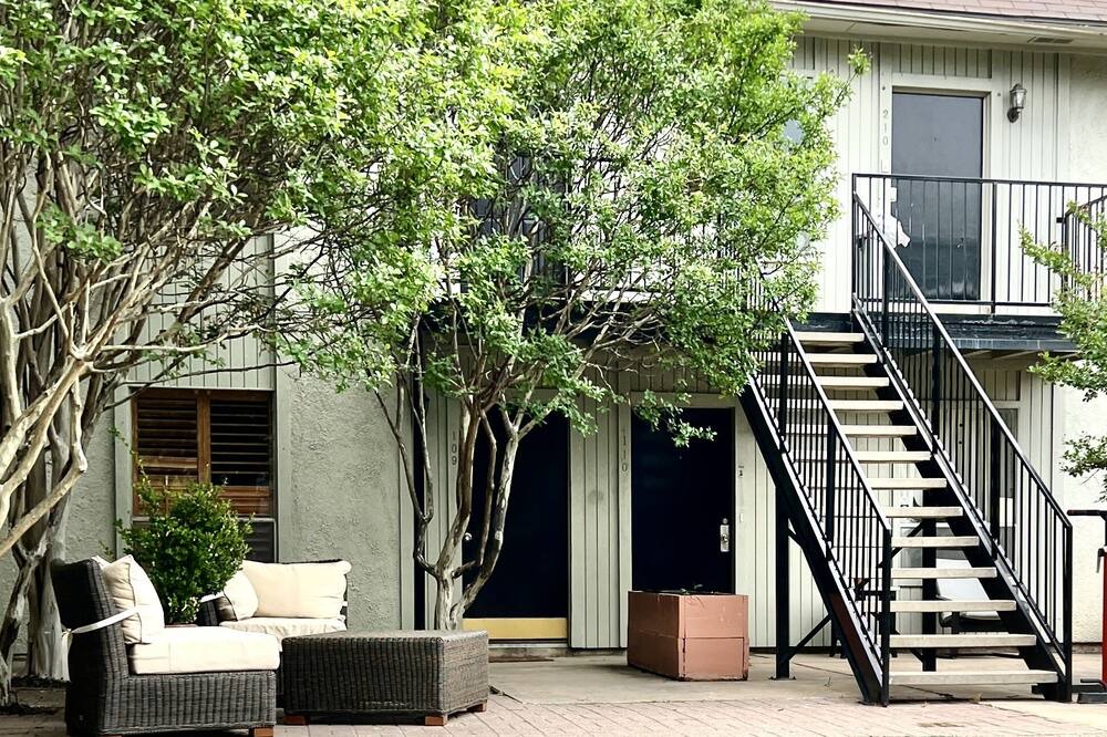 Photo of Outdoor in Knox - Henderson