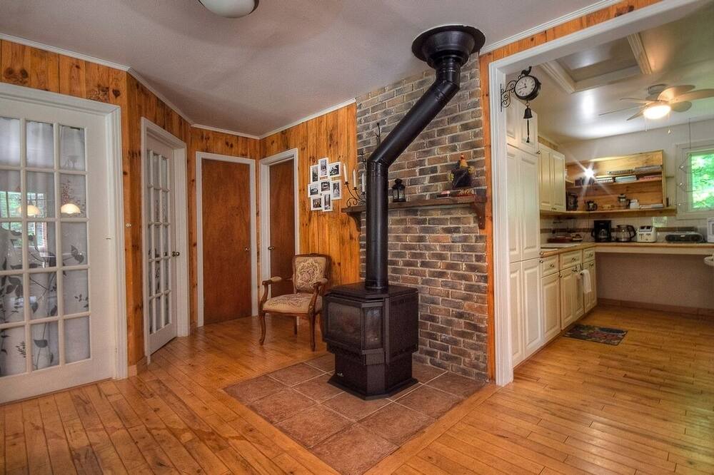 Photo of Bedroom in Sainte-Emelie