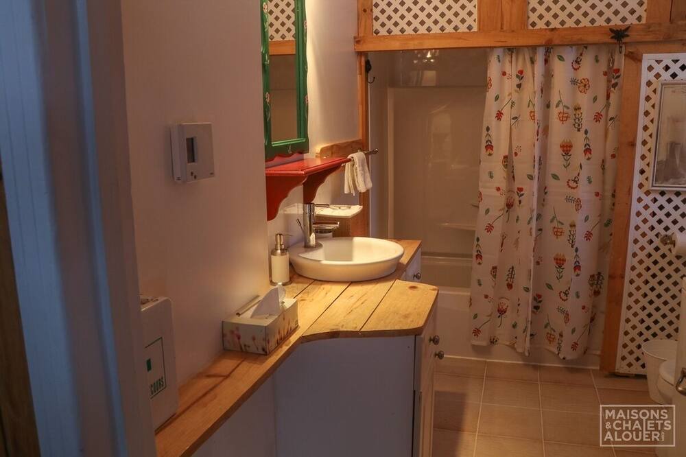 Photo of Bathroom in Sainte-Emelie