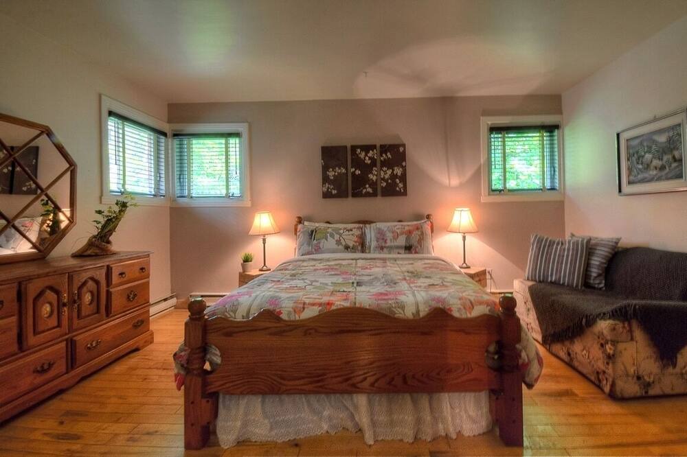 Photo of Bedroom in Sainte-Emelie