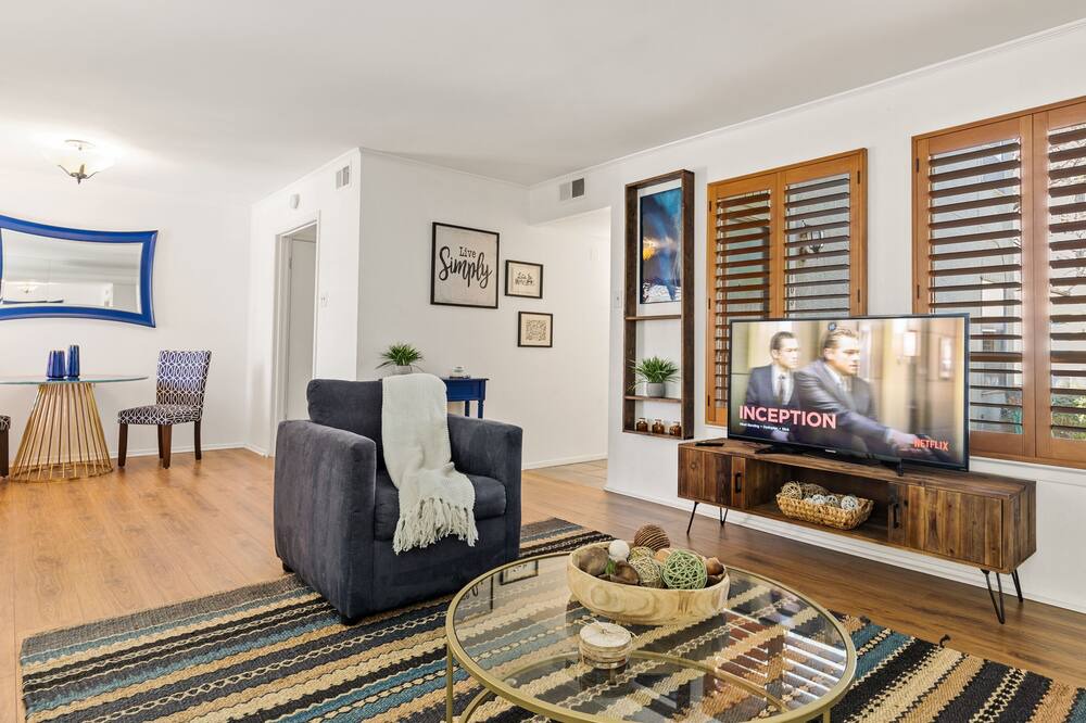 Photo of Livingroom in Knox - Henderson