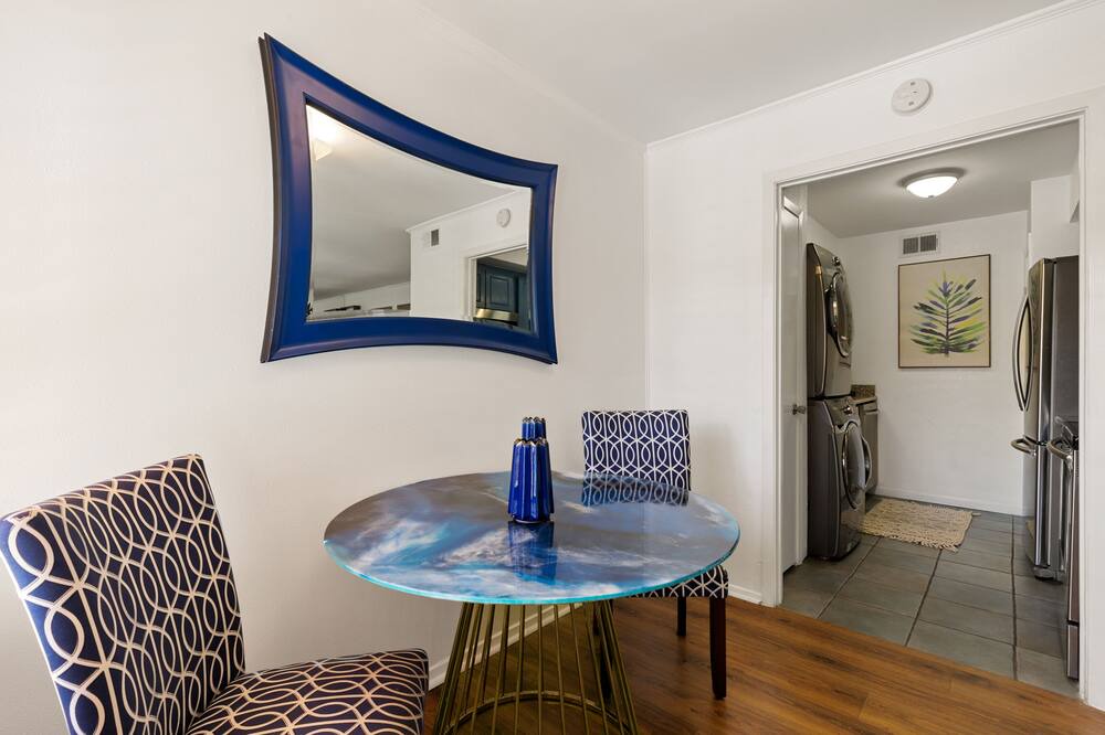 Photo of Livingroom in Knox - Henderson