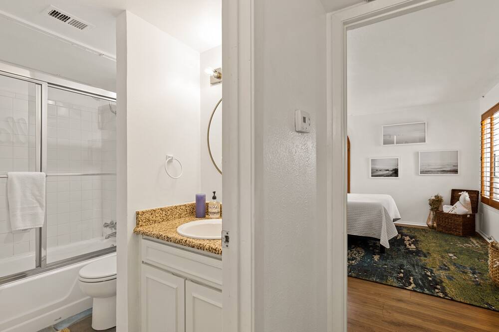 Photo of Bedroom in Knox - Henderson