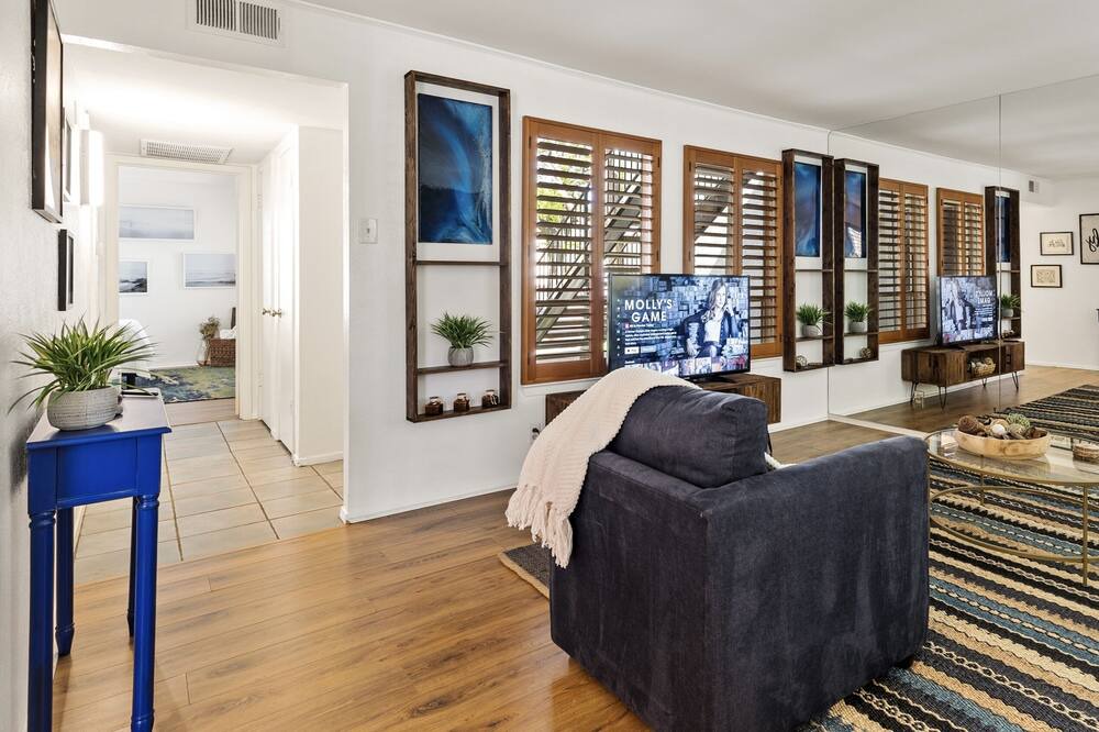 Photo of Livingroom in Knox - Henderson