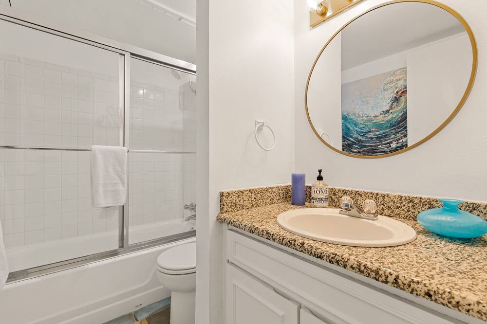 Photo of Bathroom in Knox - Henderson