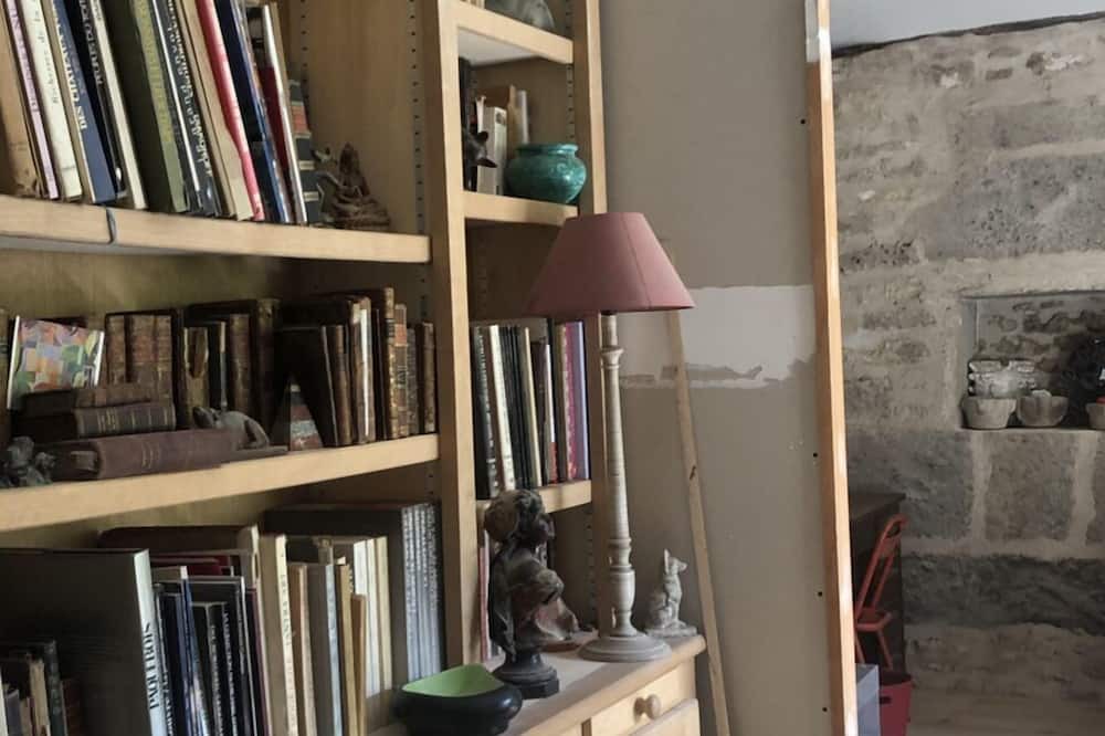 Photo of Others in Flavigny-sur-Ozerain