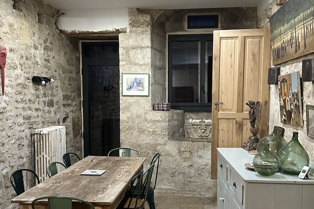 Photo of Others in Flavigny-sur-Ozerain