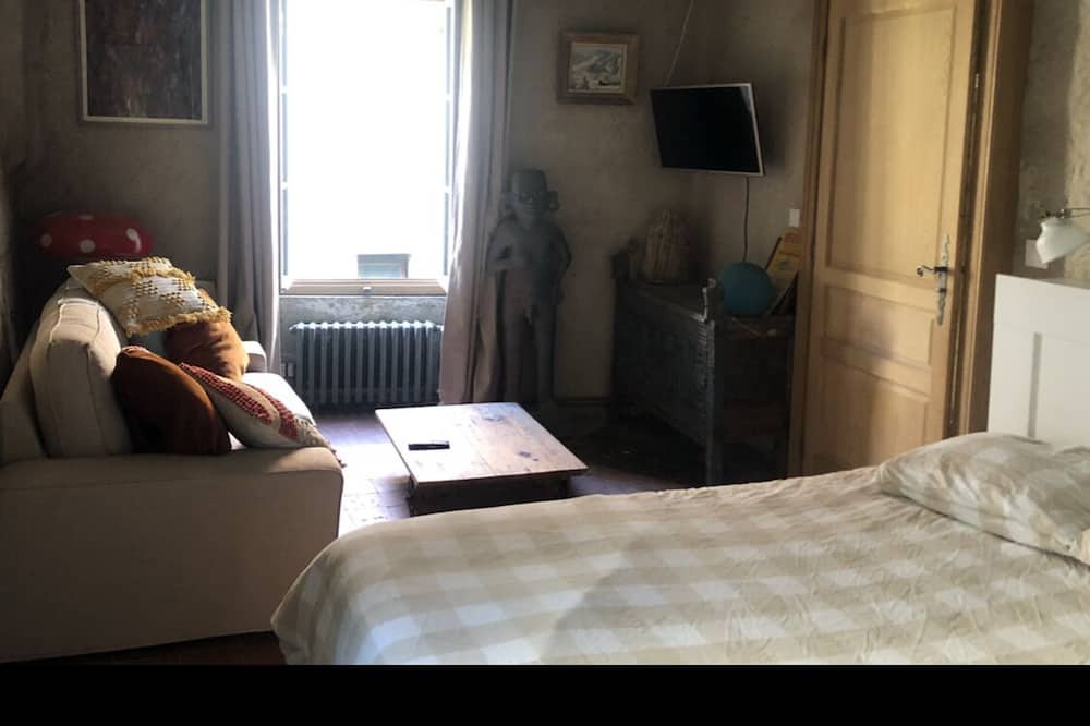 Photo of Others in Flavigny-sur-Ozerain