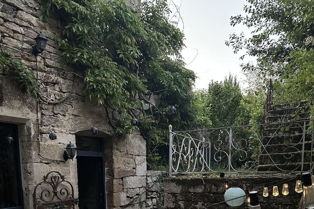 Photo of Outdoor in Flavigny-sur-Ozerain