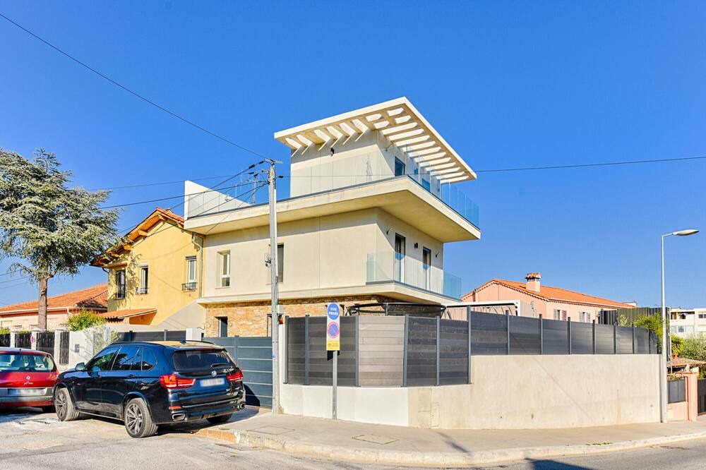 Photo of Others in La Californie