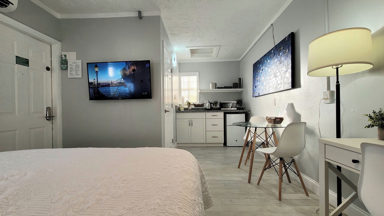 Photo of Bedroom in East Ocean Ave