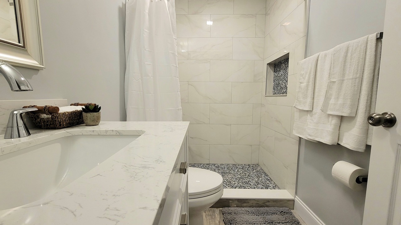 Photo of Bathroom in East Ocean Ave