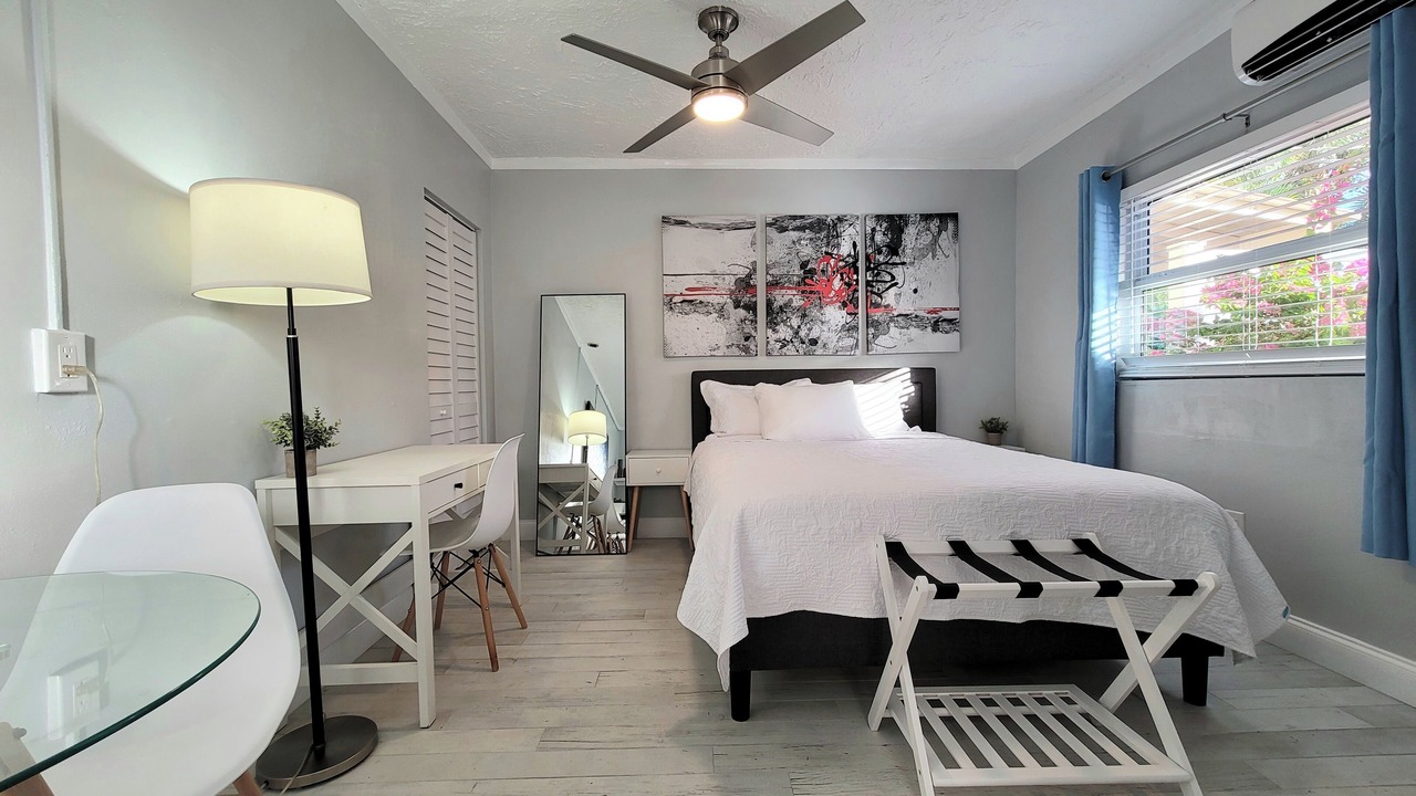 Photo of Bedroom in East Ocean Ave