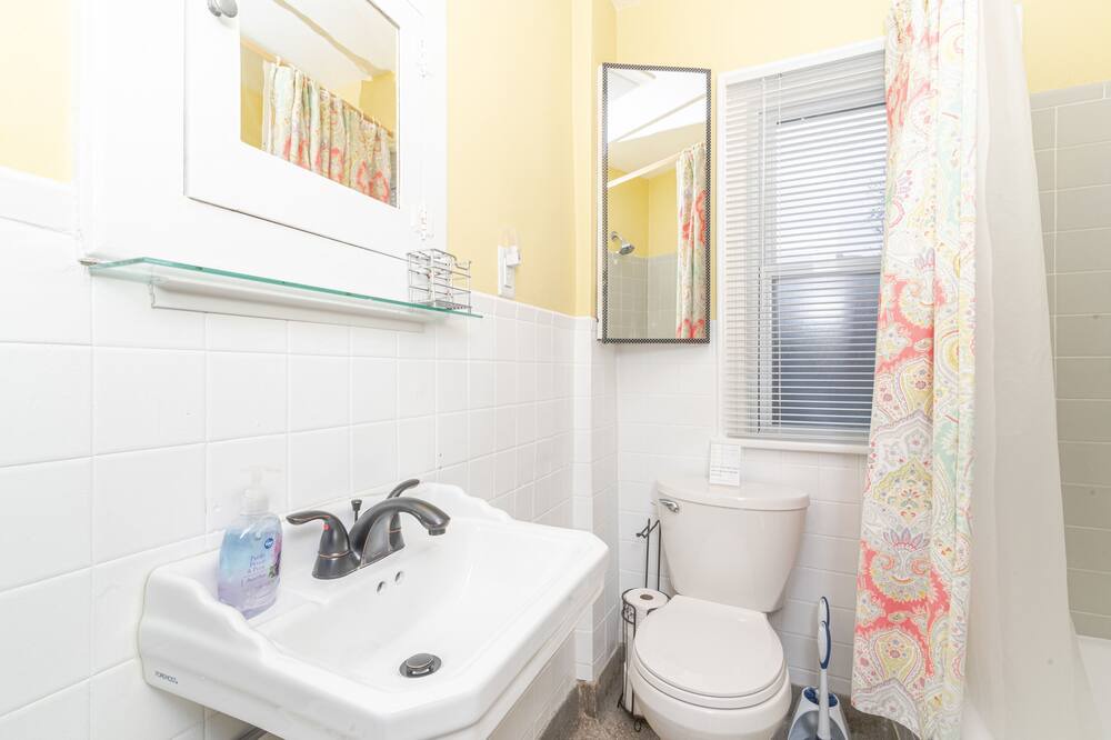 Photo of Bathroom in Allmendinger Heights