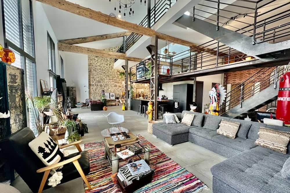 Photo of Livingroom in Clerieux