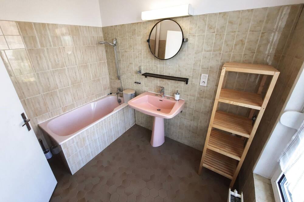 Photo of Bathroom in Le Vivier-sur-Mer
